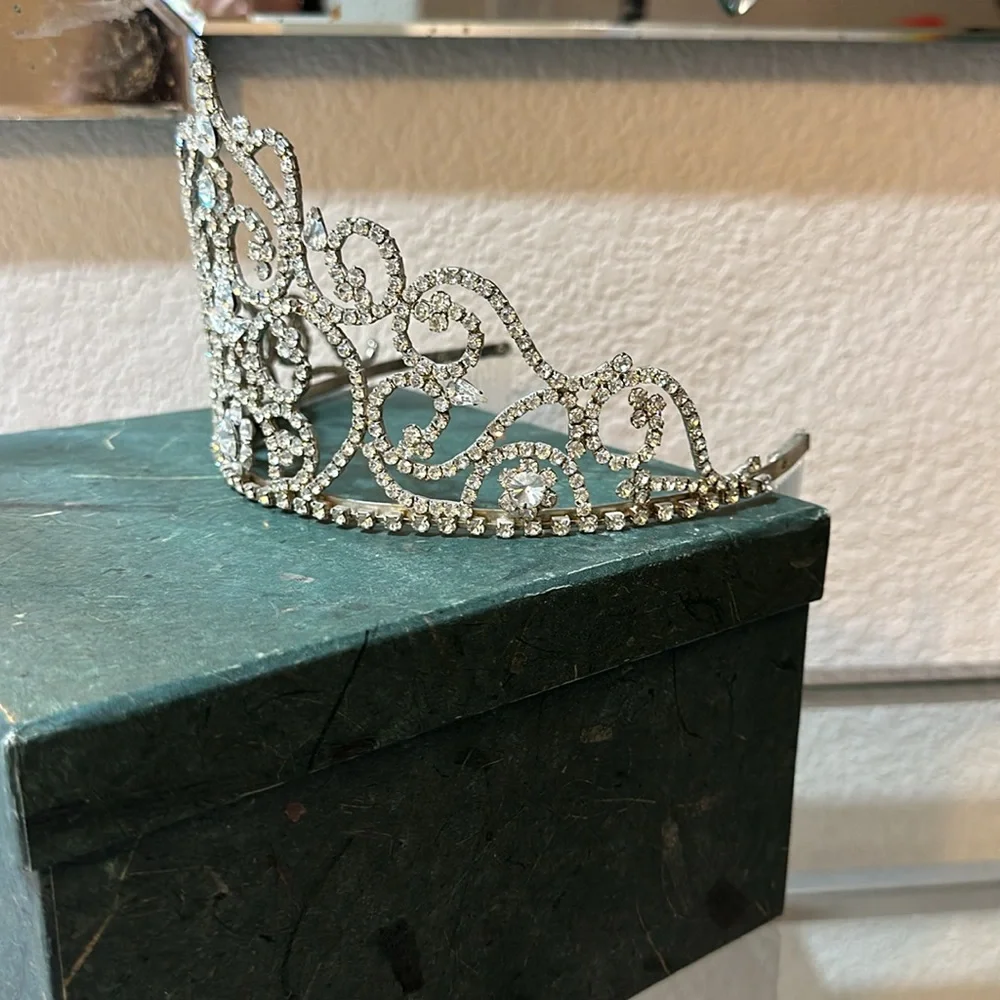 Vintage Rhinestone Tiara Silver Bridal Crown Pageant Prom Costume - Picture 5 of 9